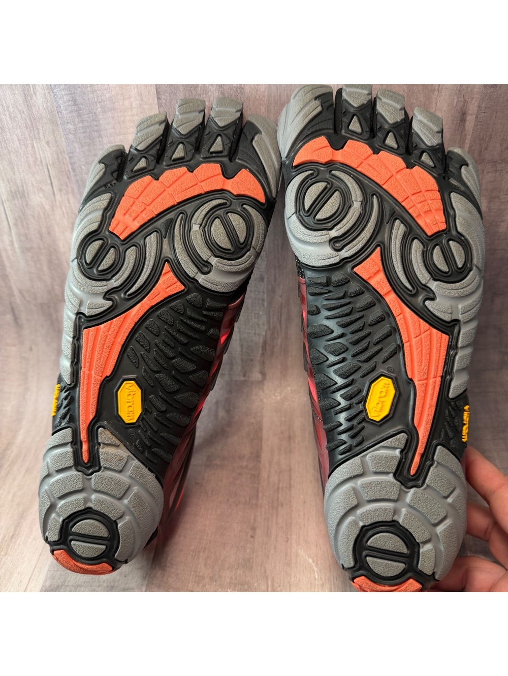 Vibram FiveFingers V-Train Women's 9-9.5 Cross Training Shoes 17W6604 - Picture 9 of 16